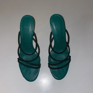 Gröna glitter klackar  - Supersnygga klackar som inte kommer till användningen 🤍🌟✨