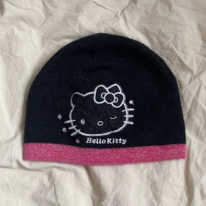 hello kitty mössa  - mössa🤙🤙🤙