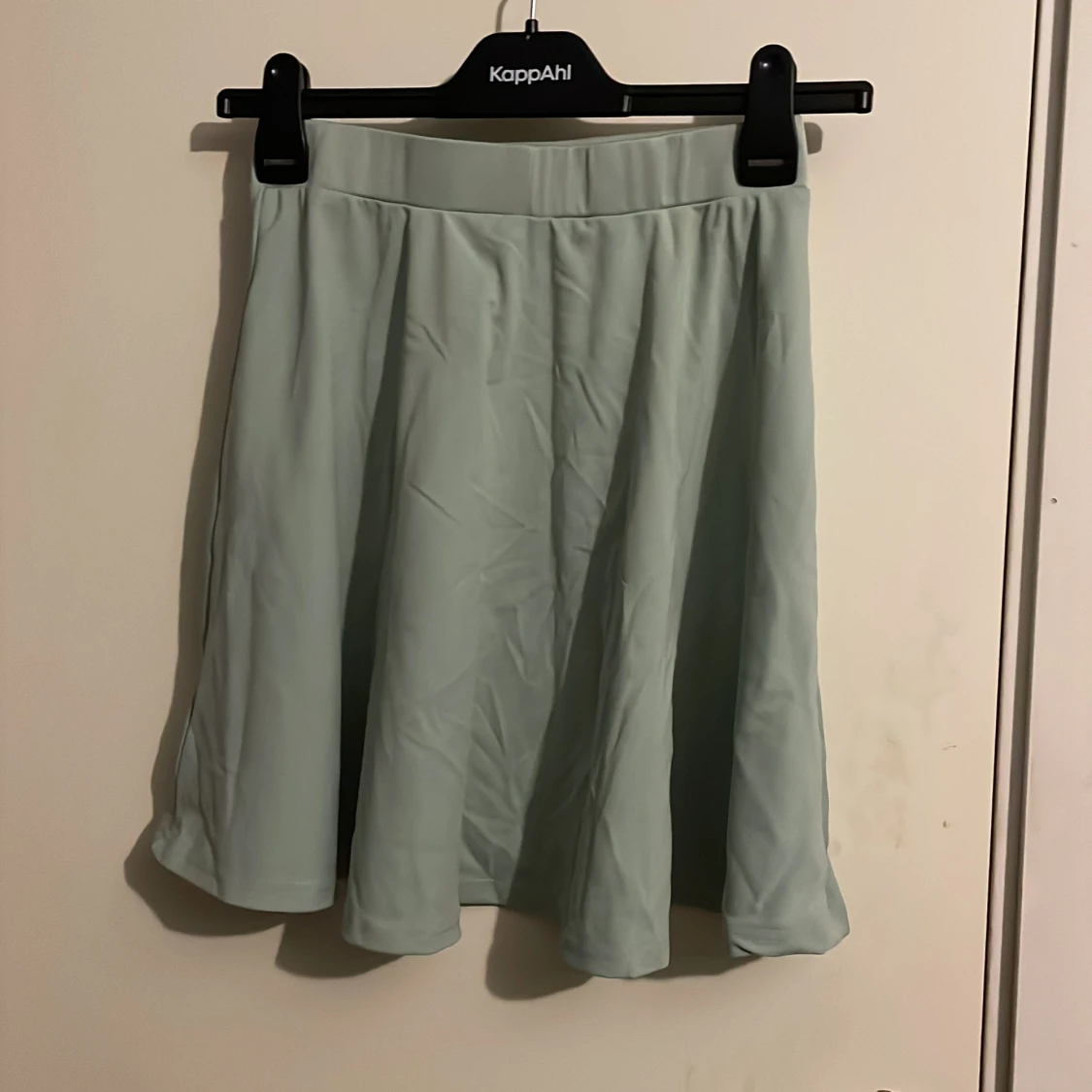 Mint grön kjol