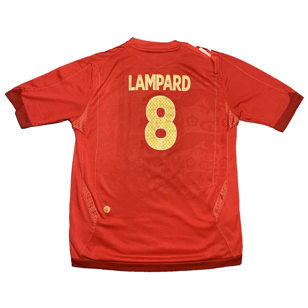 Storlek Junior XL (Herr Small) Skick 9/10 Namn på ryggen Lampard. T-shirts.