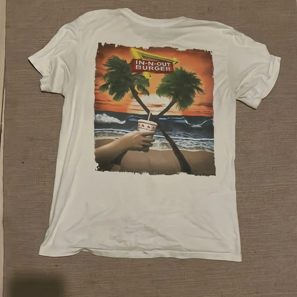 T-shirten är i bra skick. Säljer för att den inte används. T-shirts.