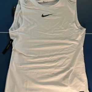 Nike linne vit - Använd få gånger 