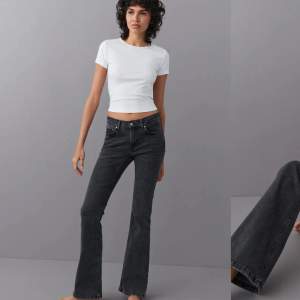 Säljer ett par jeans från Gina tricot som har använts en gång. Nyskick. 