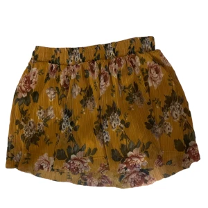 Kjol från Italien!  - Gullig kjol som jag köpte i Italien! Tveka inte att skriva för fler frågor🤍