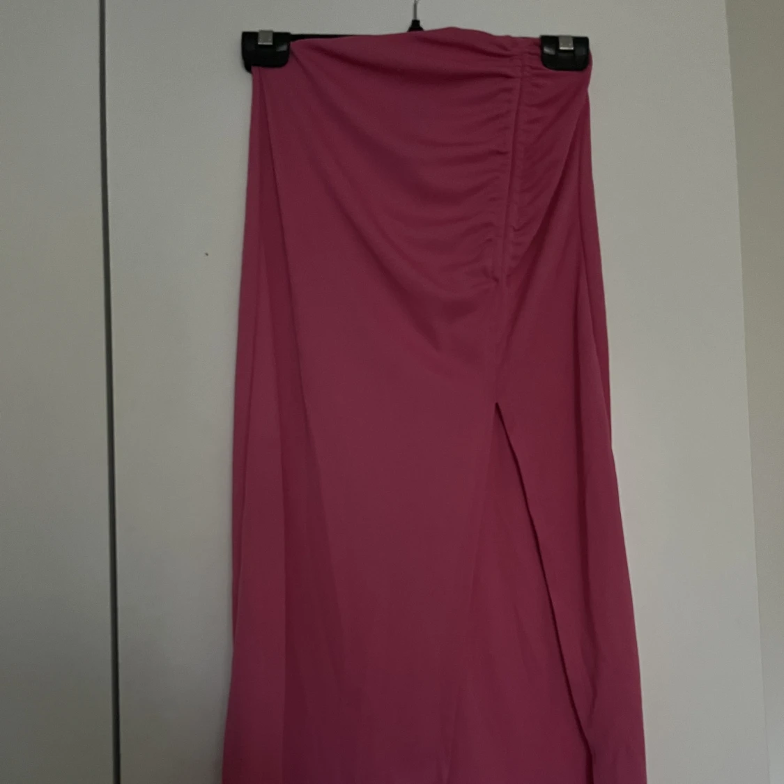 Rosa kjol med slits  - 90