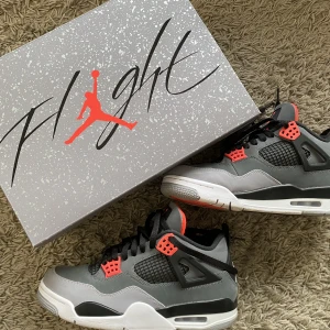 Air Jordan 4 retro infrared  - Helt nya Jordans 4 låda och påse ingår. Finns även kvitto. Pris går att diskutera 