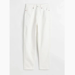 Jeans - Vita jeans från H&M. Använda 1 gång. Säljer pga att de är för stora☺️ Nypris 249kr