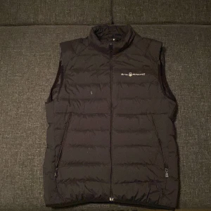 Sail racing väst - Säljer nu min sail racing väst i storlek S, den är gott skick och är inte använd mycket. 