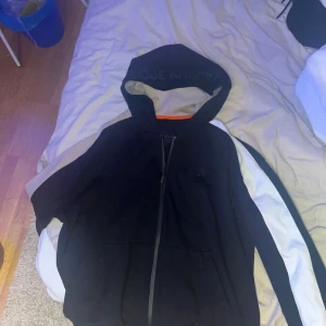 Moose knuckles st L - Knappt använd. Priset är inte i sten.  