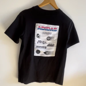 T shirt  - Använt endast två gånger   