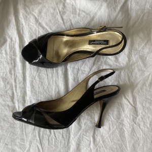 VINTAGE DOLCE & GABBANA KLACKAR - vintage klackar från D&G. strl 39 men passar mest 38. pris går att diskuteras!