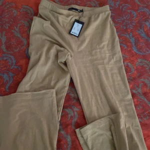 Bootcut byxor - Aldrig haft på mig den