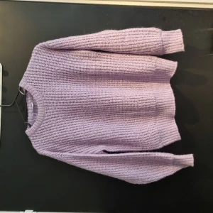 Tjocketröja  - Säljer för it riktigt min stil 