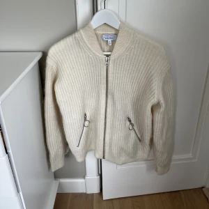 Kofta  - Stickad kofta från and other stories☺️