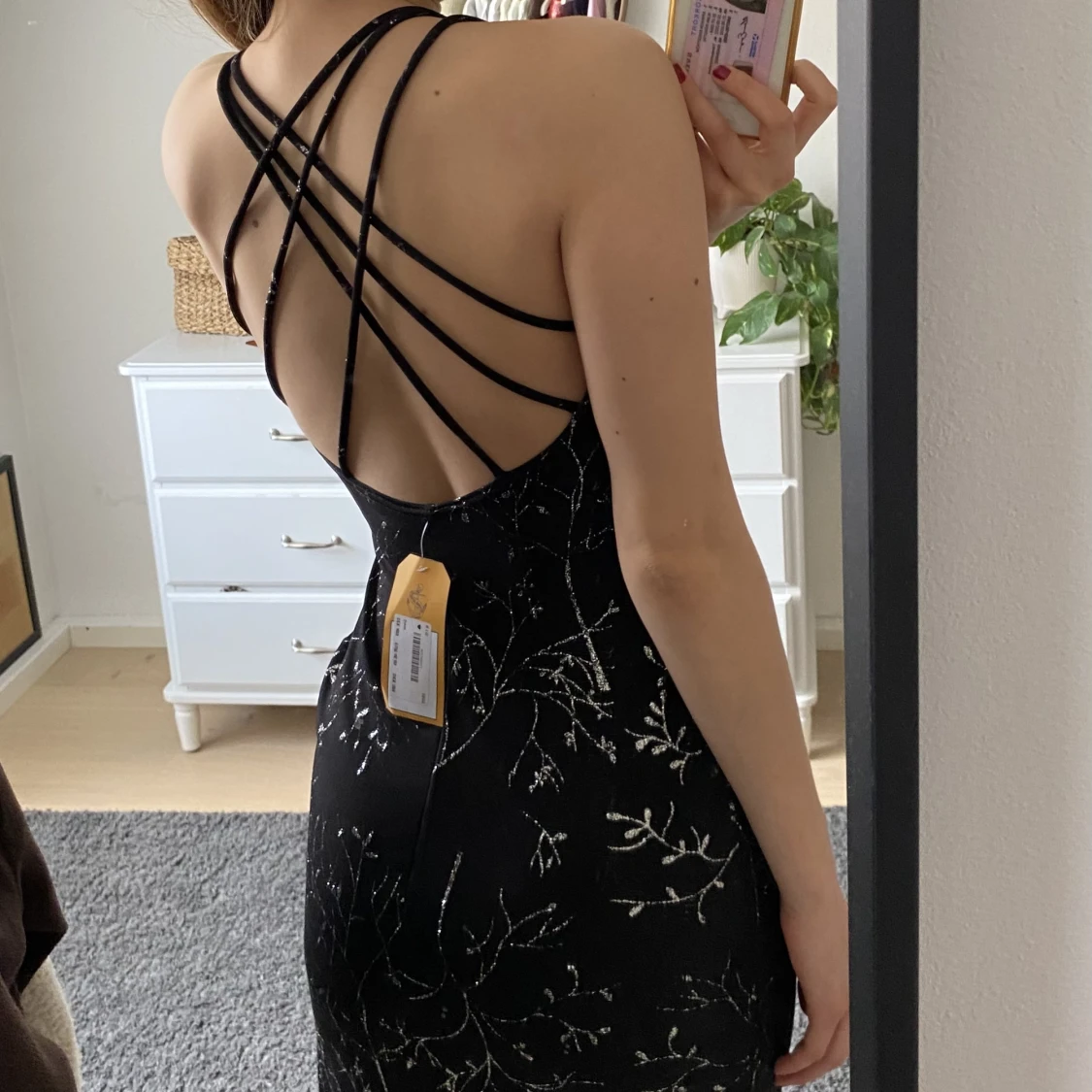 Balklänning med öppen rygg