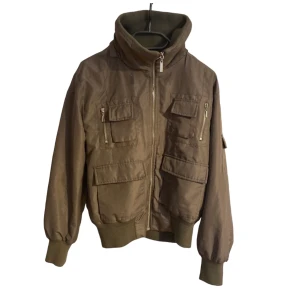 Bomberjackan  - Perfekt bomberjacka🙏