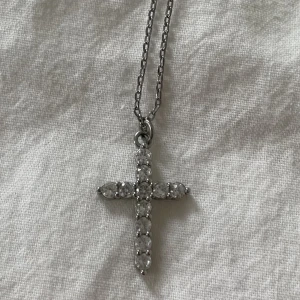 kors halsband - använd köp nu eller kontakta vid köp💋