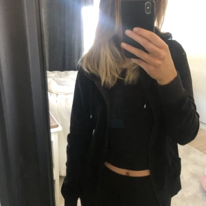 Svart munkjacka  - Snygg svart kofta från Cubus i storlek xs🤗