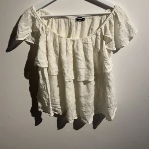 Topp - Topp med volanger