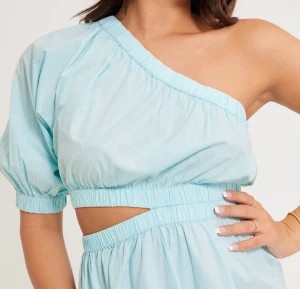 Ljusblå klänning  - Ljusblå lång klänning i storlek X-small.