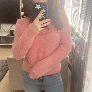 Cute offshouler rosa tröja som är från KappAhl💓 