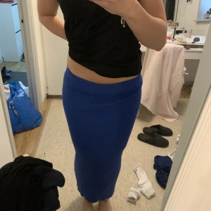 Stickad kjol - Stickad kjol från nakd, anningen för kort för min smak, är 175cm💞