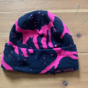 Arkteryx mössa - En arkteryx mössa som är köpt på ettresex skick 8/10 