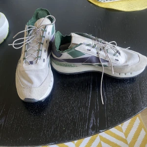 Reebok - Reebok oväsentligt använda st 39