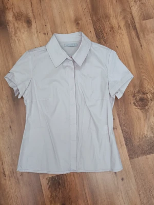 Skjorta  - Ny, tagit bort den nedre delen 