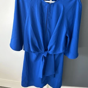 Klänning - Klänning från Topshop, köpte från London och aldrig använd. 