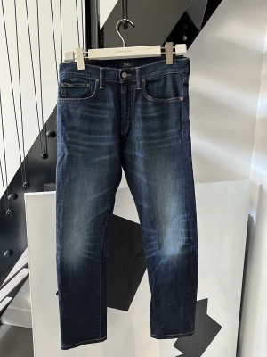 Polo Ralph Lauren Jeans Sullivan - Jeans från Ralph Lauren i serien Sullivan (slim fit). Storlek 30/32, något nedkortade för att passa personer runt 175cm.