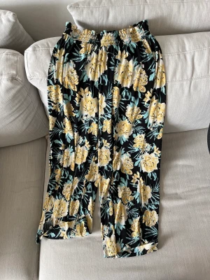 Byxor - Så sköna byxor för sommaren. 