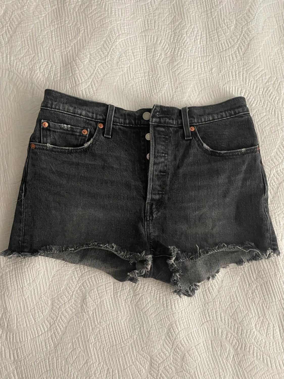 Svarta Levi’s shorts