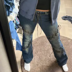 Low Rise jeans, bootcut❤️ unika å oanvända. De är även justerbara, dvs de passar s-m/l 