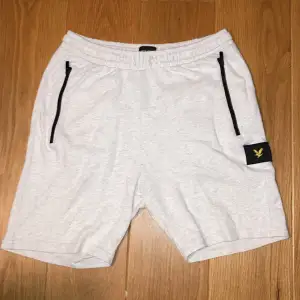 Lyle & scott shorts helt nya, jätte bra skick, kan diskutera pris, öppen för byten 