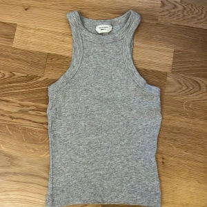 Gina topp - Säljer denna topp då en är för lite för mig 💗