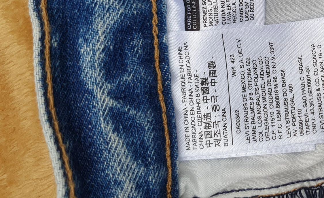 nya Levis byxör för 220kr - 91