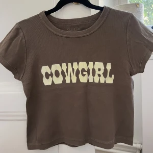 Brandy Melville Cowgirl Top🤎 - Super cute brandy melville cowgirl top, one size good condition 