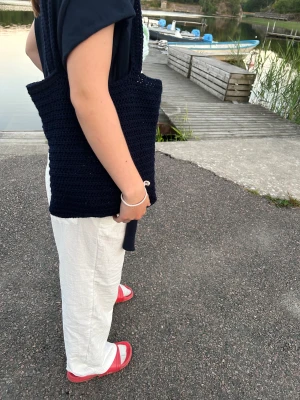 Virkad totebag - Finns i olika storlekar normal storlek motsvarar 200kr större = högre pris