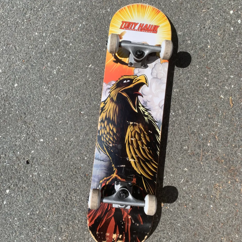 Skateboard som säljs då jag slutat skateboarda.  Pris: 450 kr   Obs! Fraktar ej. Möts i Sthlm. . Övrigt.