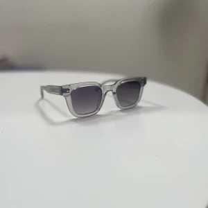 Chimi 04 grey - Knappt använda, köpt för 1250 och glasögonen är i ett väldigt bra skick!