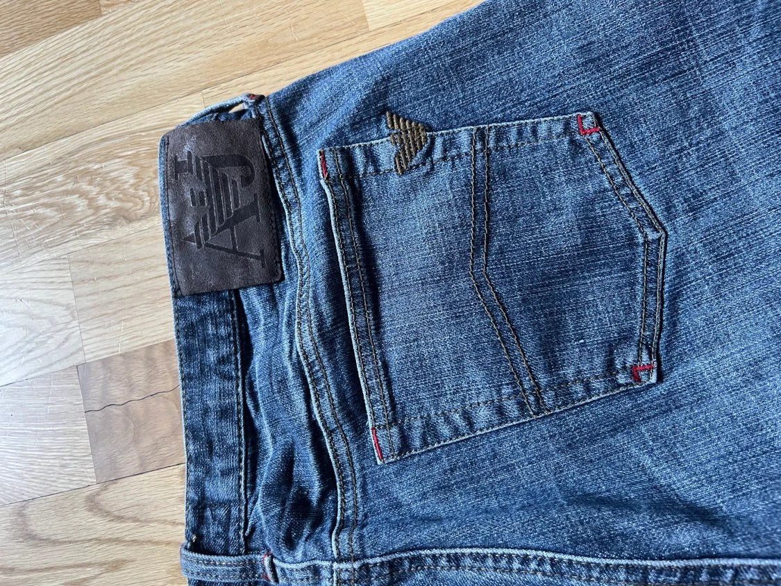 Lågmidjade utsvängda armani jeans - 90