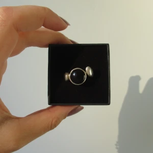 Onyx älta silvering - Silver ring med onyx kristall st.7 