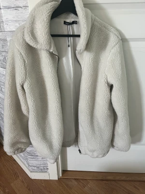 Tjockare Teddyjacka  - Knappt använd 