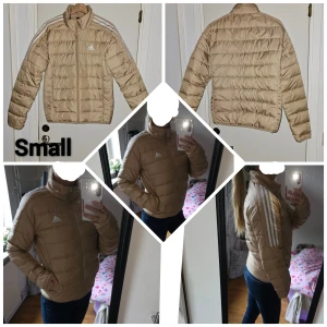 Snygg Adidas Jacka Storlek Small  - Märke : Adidas  Storlek : Small  Skick: i jätte fint skick 