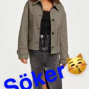 Söker  - Söker denna kappa från Nelly eller liknande i strl m-l 😄😄