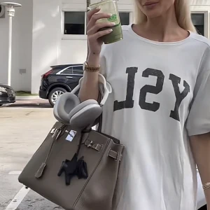 Yves saint Laurent t shirt - Så snygg saint Laurent t shirt självklart äkta i ny skick❤️nypris:5800