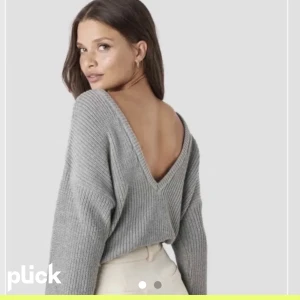 Stickad tröja med öppen rygg - Superfin grå stickad tröja med öppen rygg❤️❤️I storlek Xs men passar även small