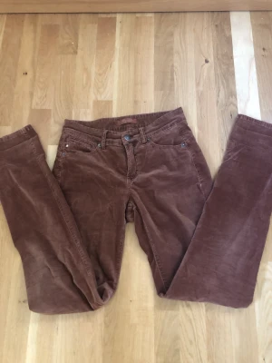 Bruna Manchester byxor - Helt nya Manchester byxor, aldrig använda. De passade tyvärr inte och därför säljer jag. Jättefint märke och inga skador🌼
