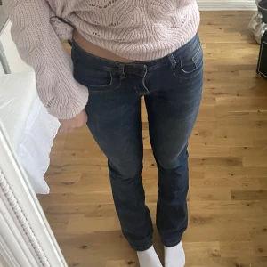 Valerie LTB jeans - Lågmidjade LTB jeans i storleken 27/32. Jag är runt 174. Köpta secondhand men knappt använda av mig. Säljer pga jag sällan använder dem. Pris kan diskuteras. Inget slitage. Skriv privat för frågor eller fler bilder!💗💗